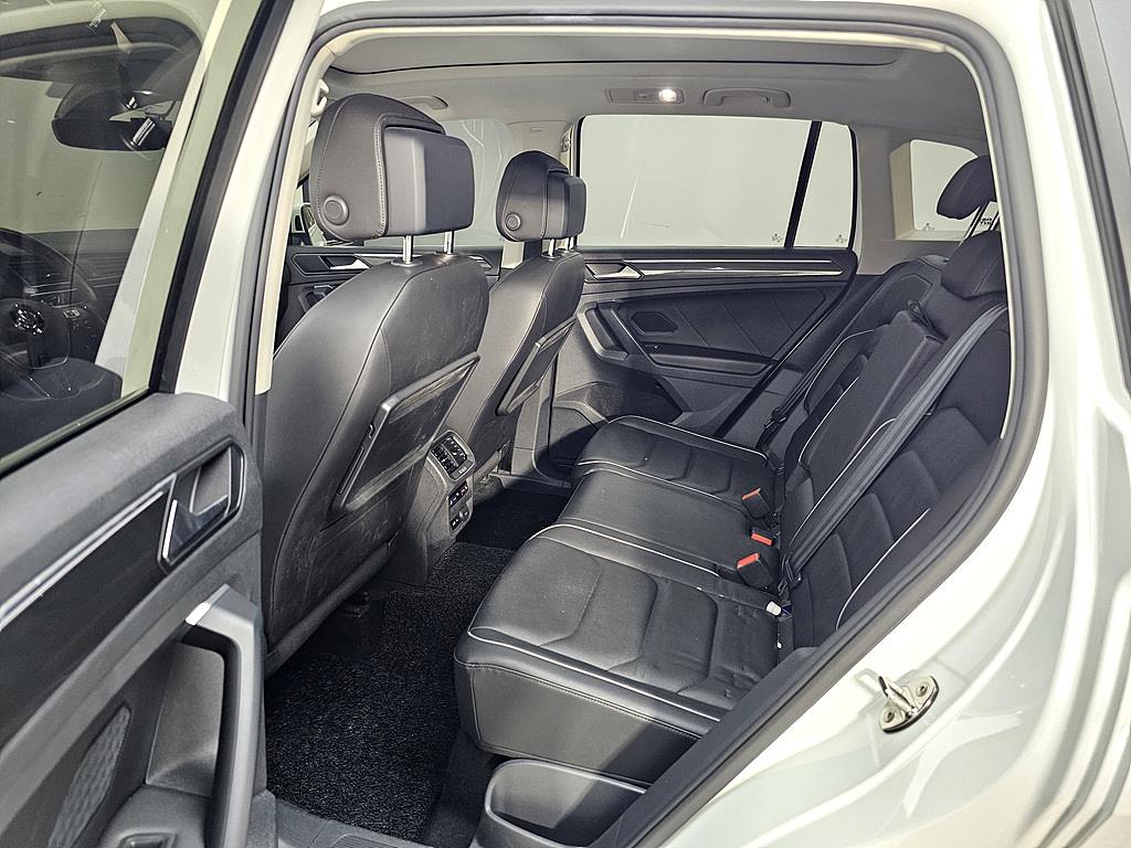 Volkswagen Tiguan - Vista 11