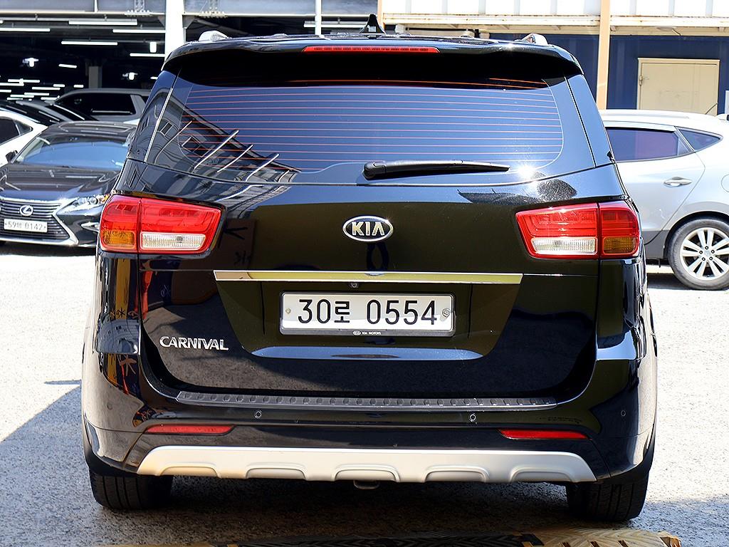 KIA Carnival - Vista 3
