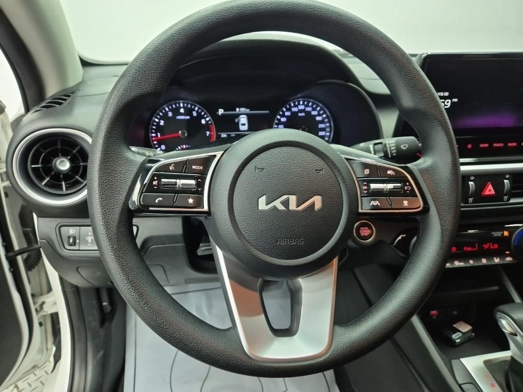 KIA K3 2022 Blanco - Importación desde Corea - HF Imports Iquique - Foto 17