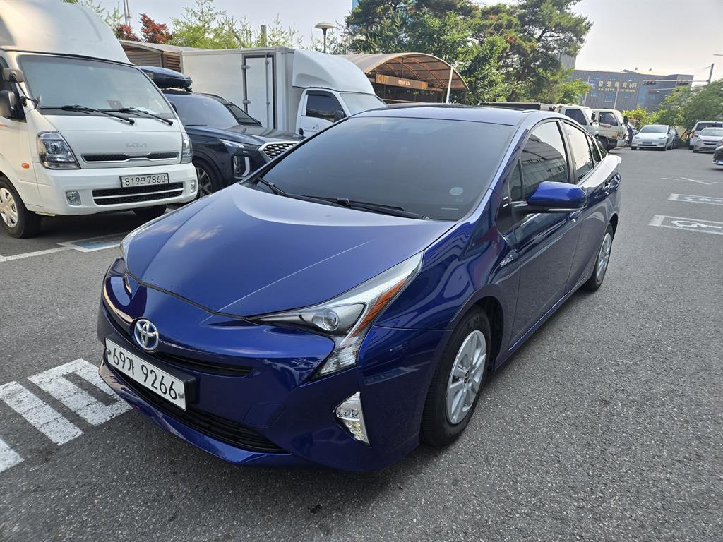 Toyota Prius 2018 Azul - Importación desde Corea - HF Imports Iquique - Foto 1