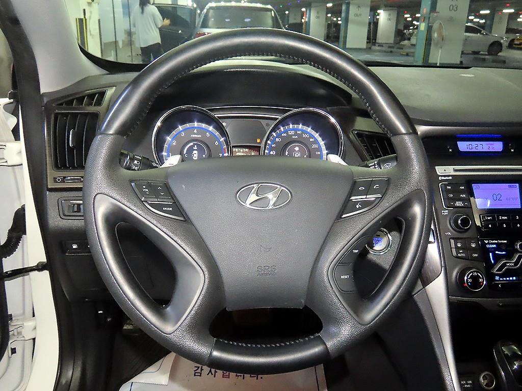 HYUNDAI Sonata - Vista 10