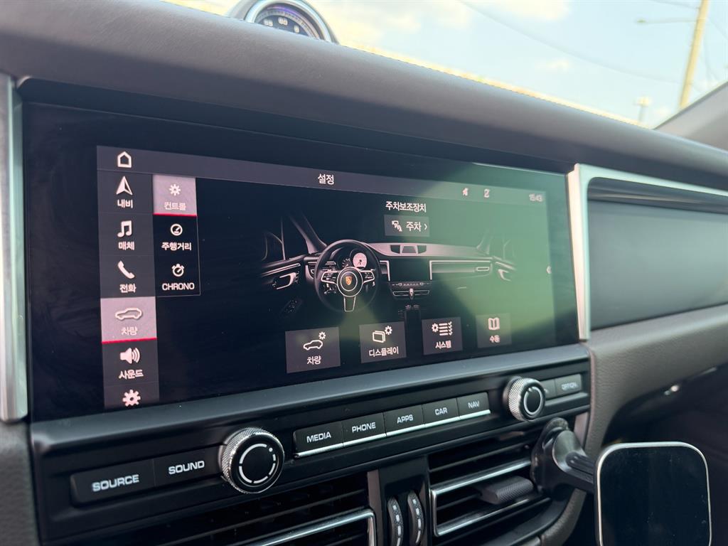 Porsche Macan - Vista 12