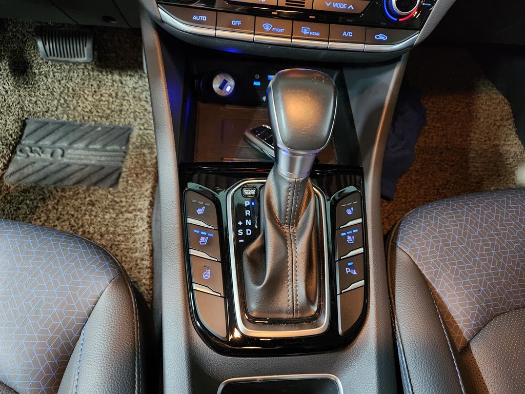 HYUNDAI Ioniq - Vista 12