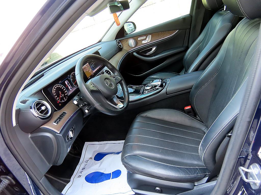 Mercedes Benz E class - Vista 7