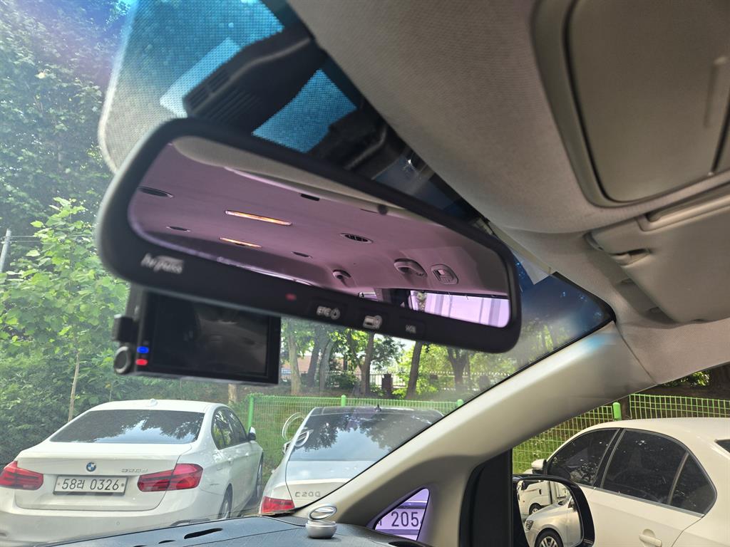 KIA Carnival - Vista 12