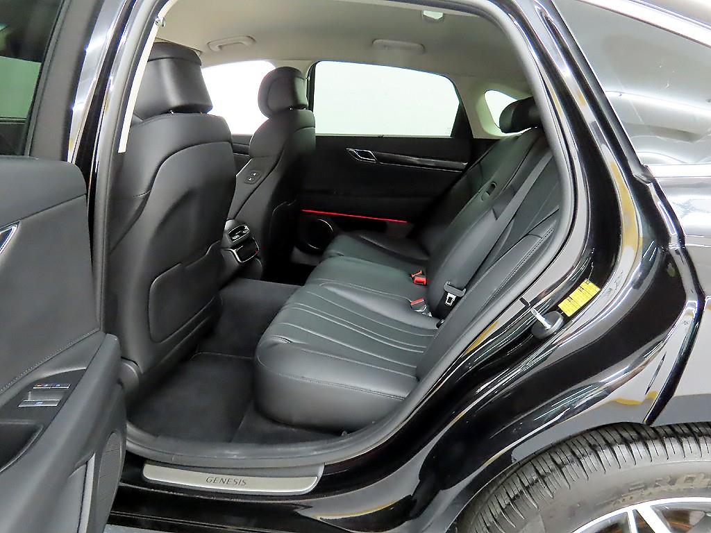 Genesis G80 - Vista 8