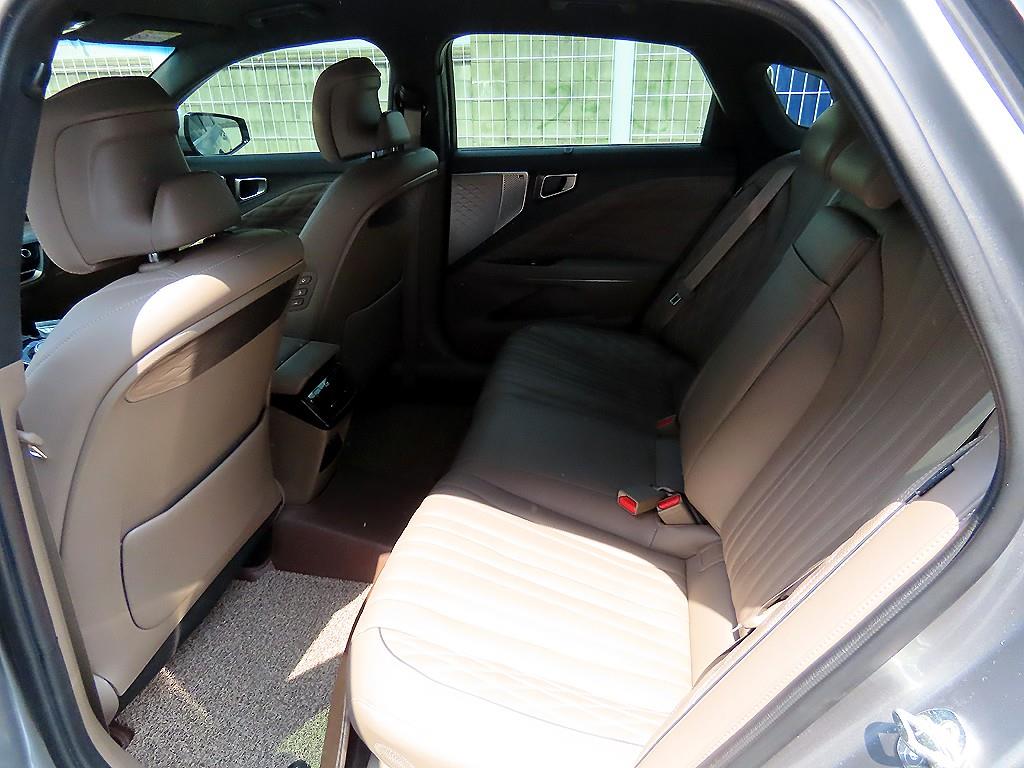 KIA K8 - Vista 8