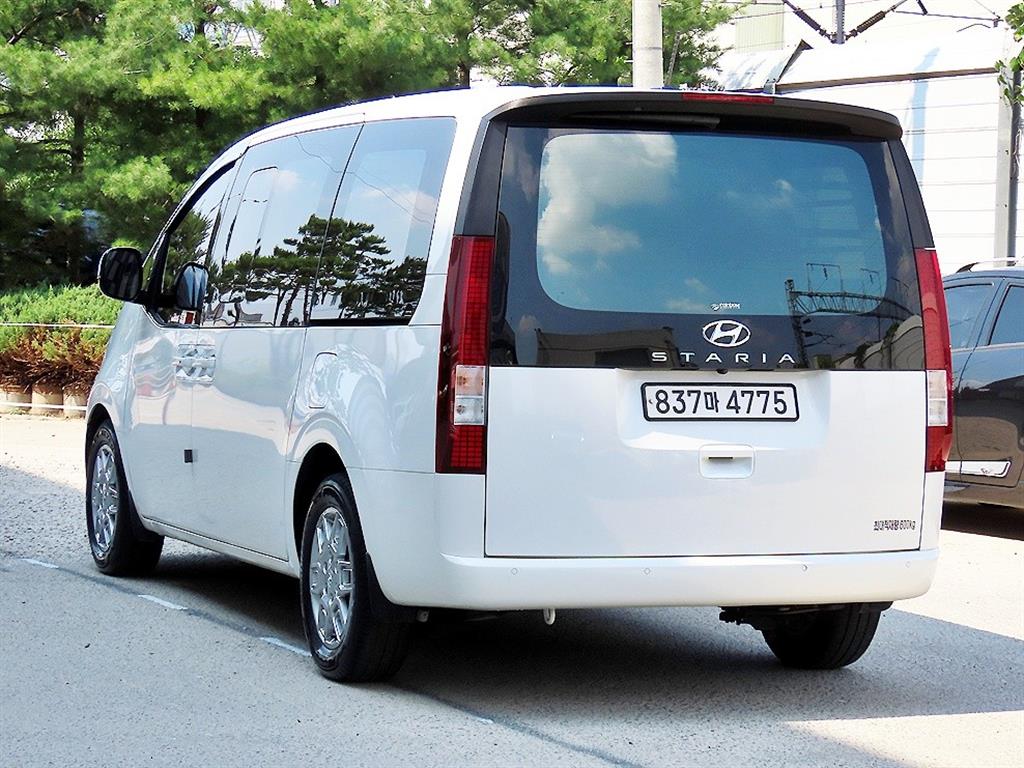 HYUNDAI Staria - Vista 3
