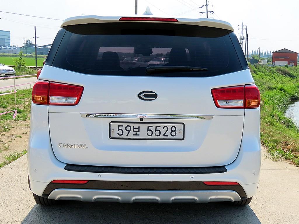 KIA Carnival - Vista 6
