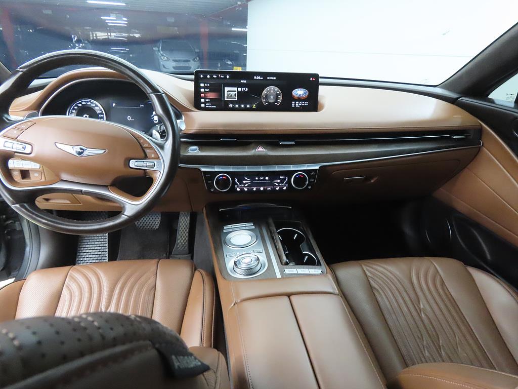 Genesis G80 - Vista 9