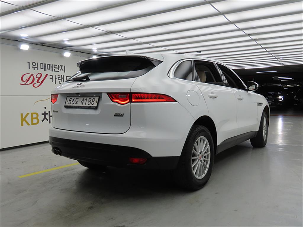 Jaguar F-PACE - Vista 6