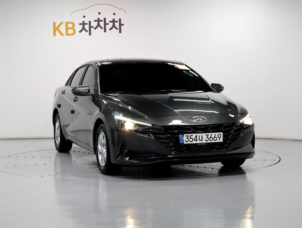 HYUNDAI Avante - Vista 2