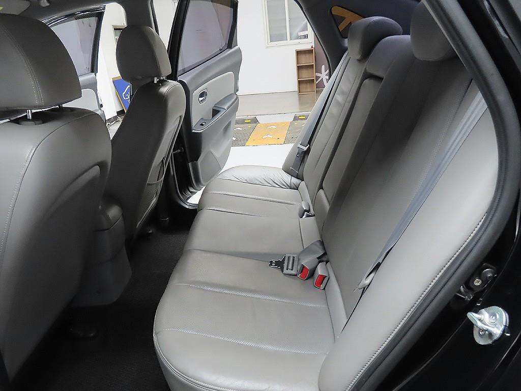 HYUNDAI Avante - Vista 11