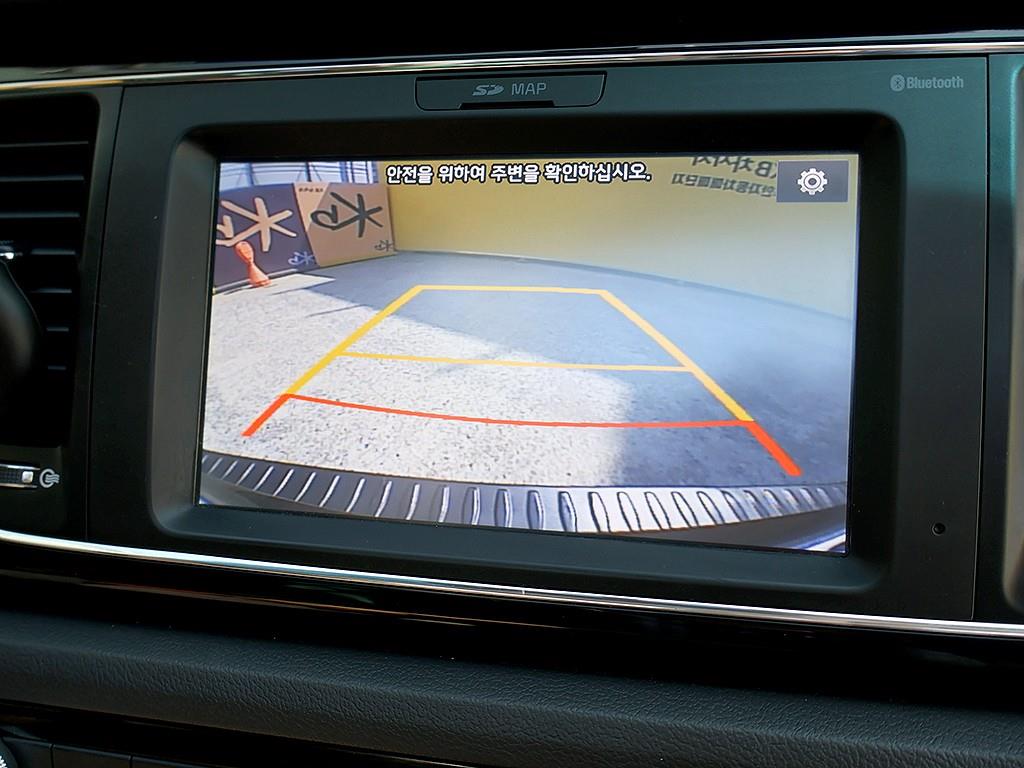 KIA Carnival - Vista 12