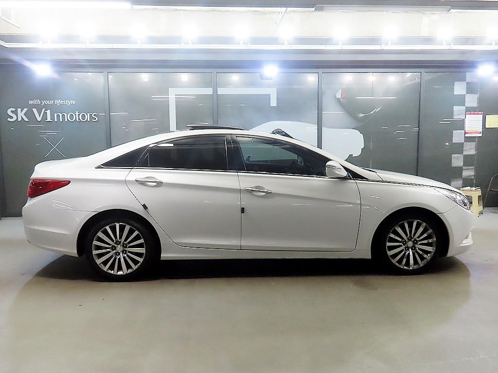 HYUNDAI Sonata - Vista 3