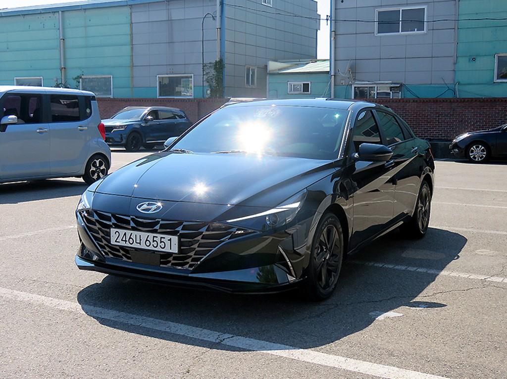 HYUNDAI Avante - Vista 2