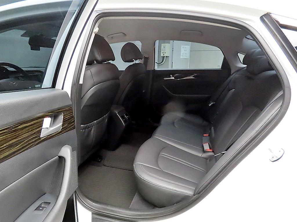 HYUNDAI Sonata - Vista 8