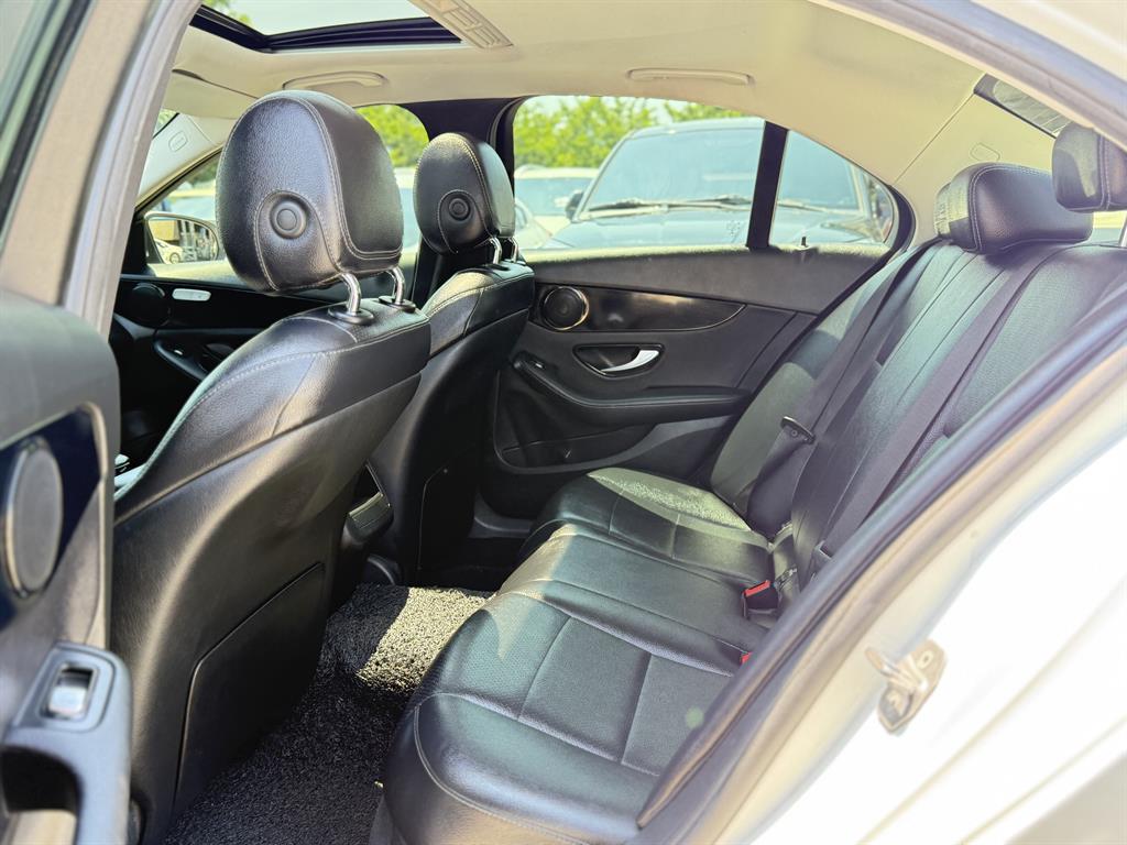 Mercedes Benz C Class - Vista 11