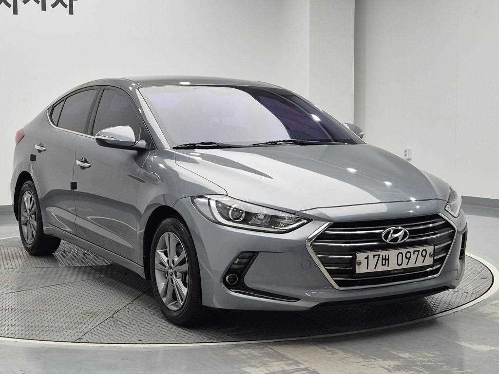 HYUNDAI Avante - Vista 6