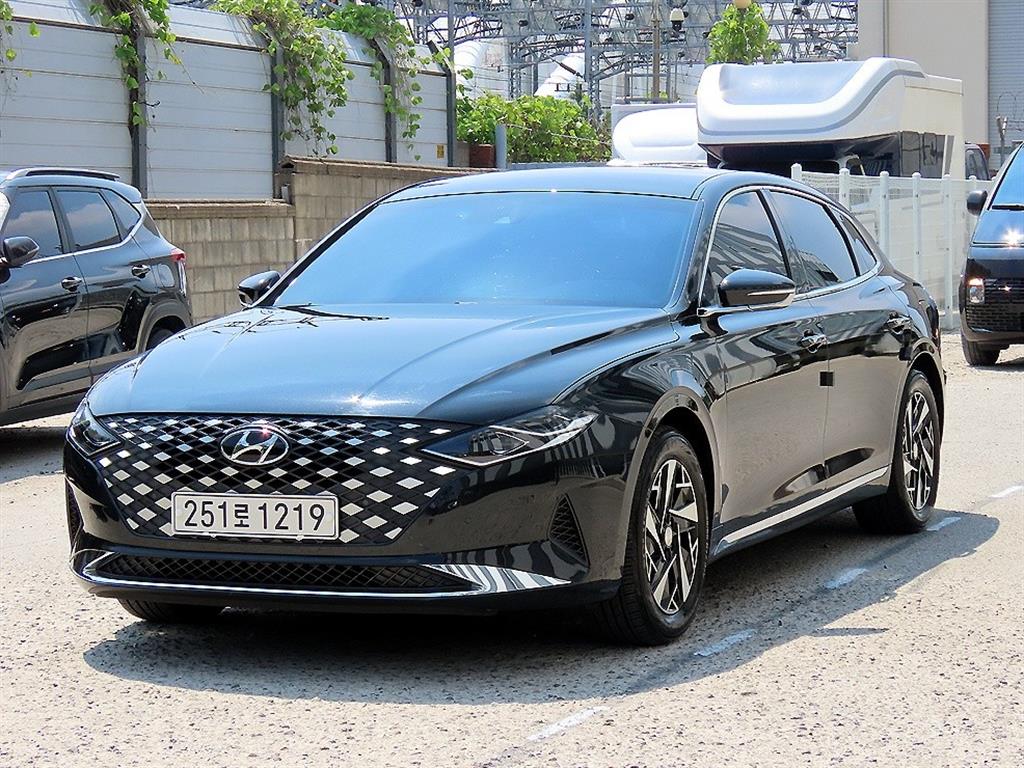 HYUNDAI Grandeur - Vista 2