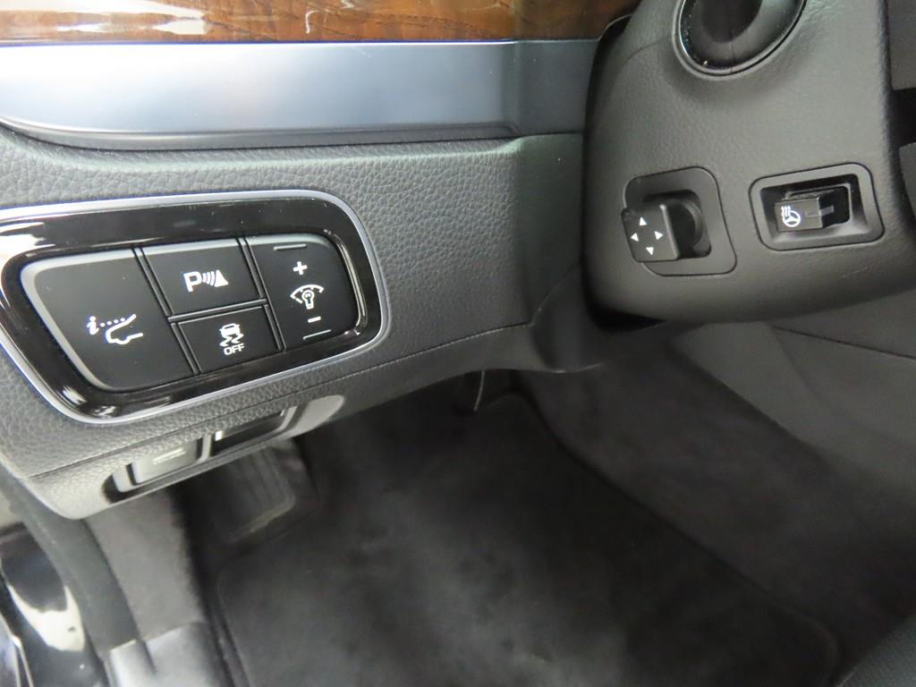 HYUNDAI Equus - Vista 12