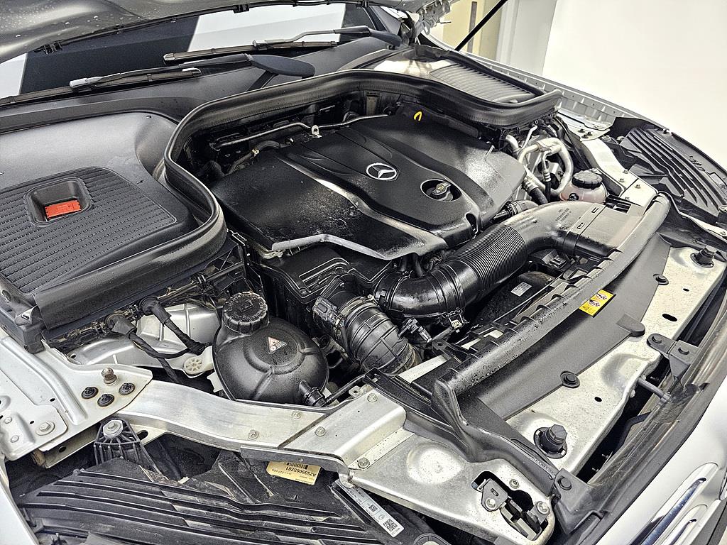 Mercedes Benz GLC Class - Vista 8