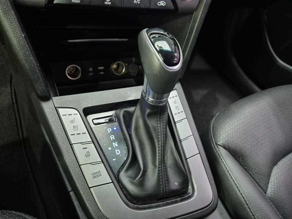 HYUNDAI Avante - Vista 10