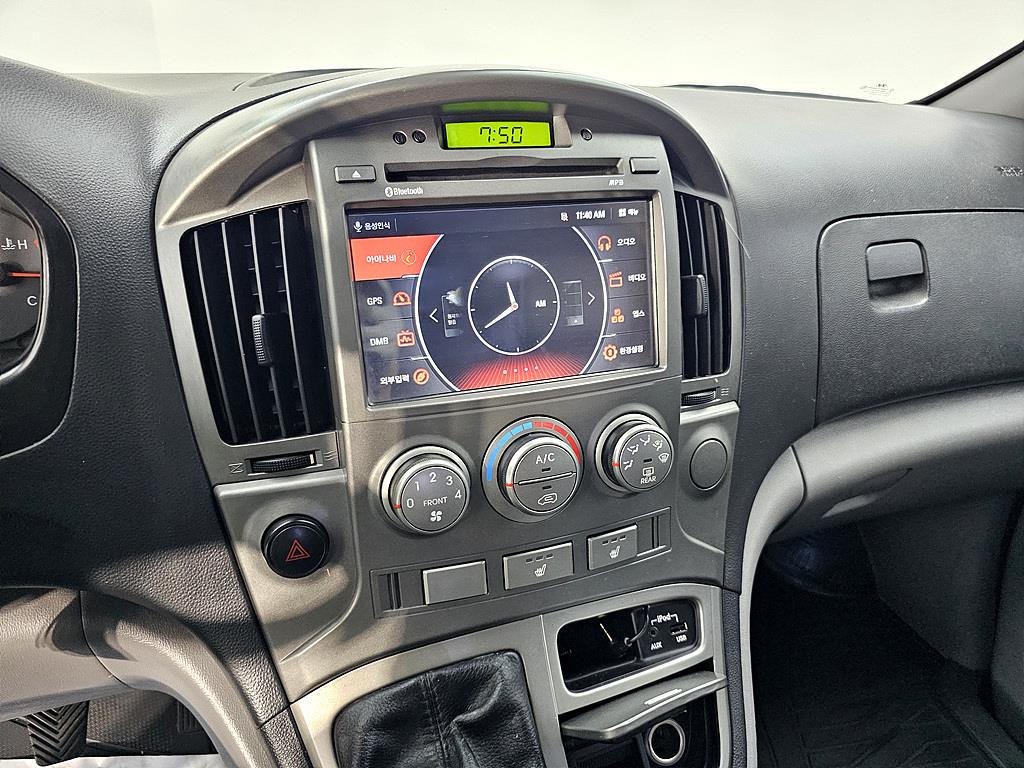 HYUNDAI Starex - Vista 11