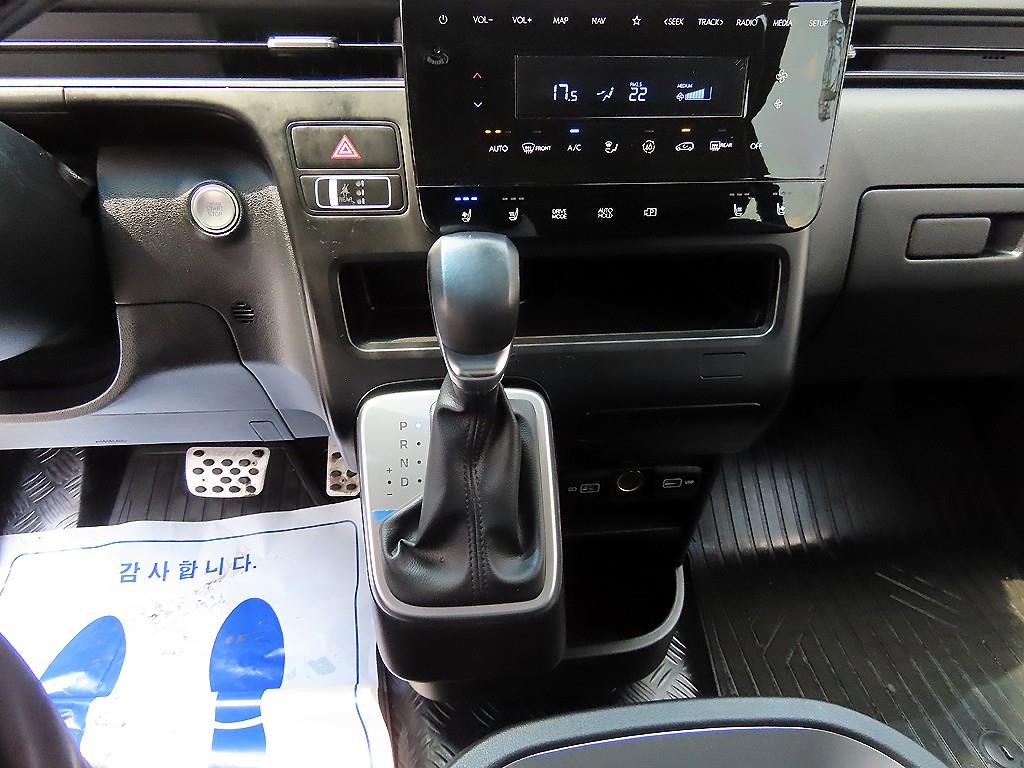 HYUNDAI Staria - Vista 12