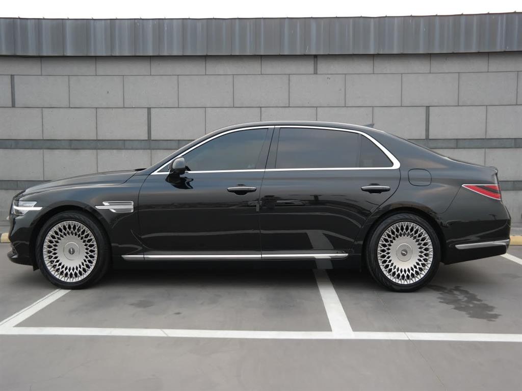 Genesis G90 - Vista 8