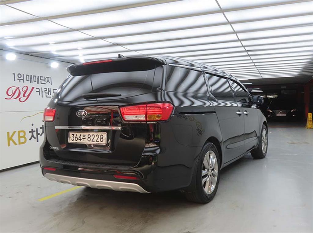 KIA Carnival - Vista 6