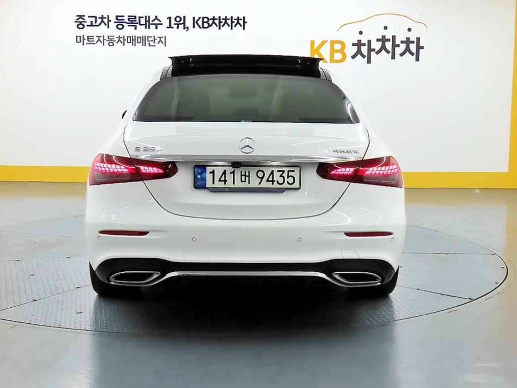 Mercedes Benz E class - Vista 3