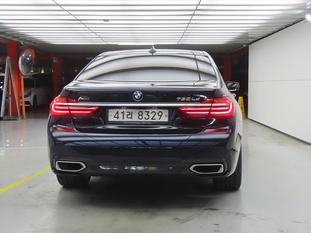 BMW 7 Series - Vista 3