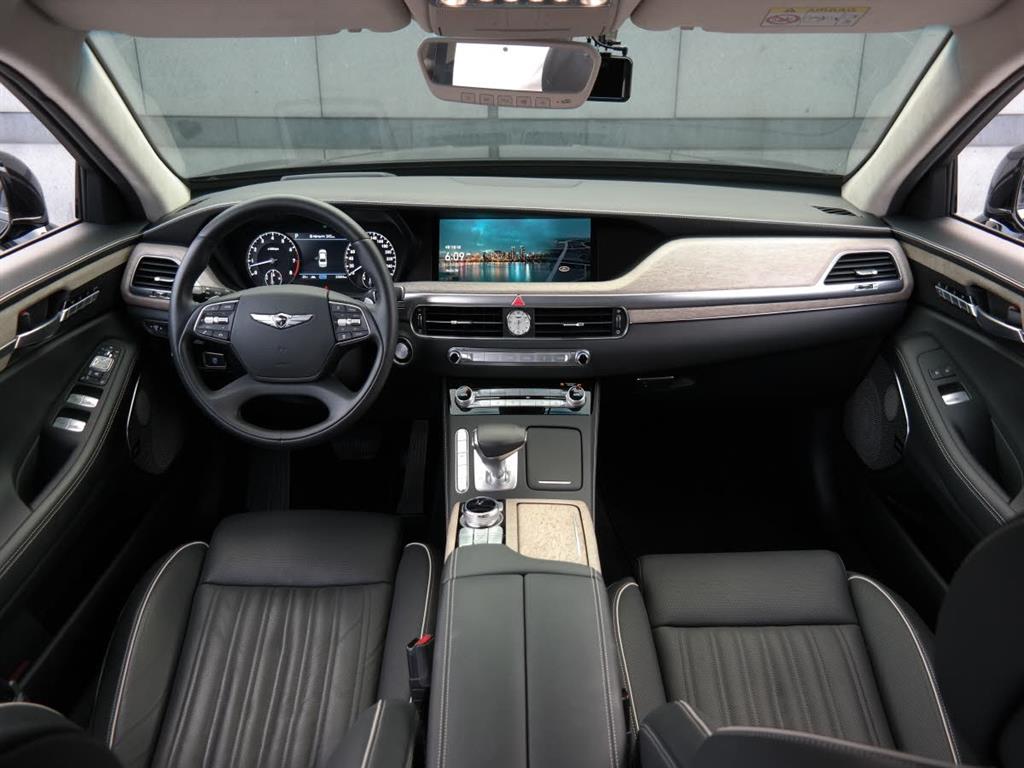 Genesis G90 - Vista 11