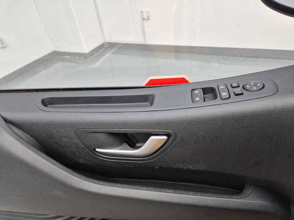 HYUNDAI Staria 2022 Amarillo - Importación desde Corea - HF Imports Iquique - Foto 19