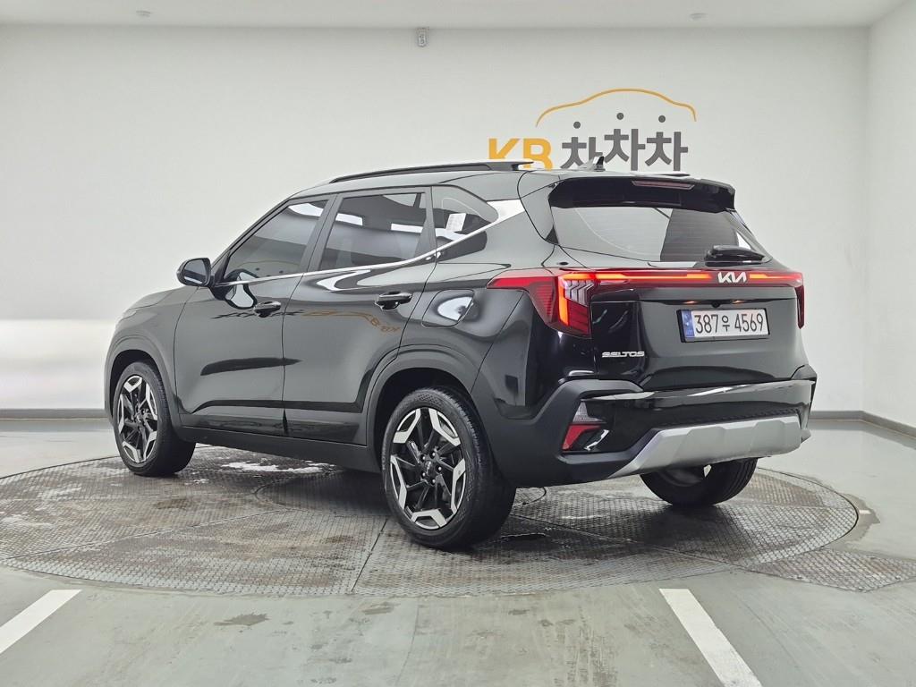 KIA Seltos - Vista 3