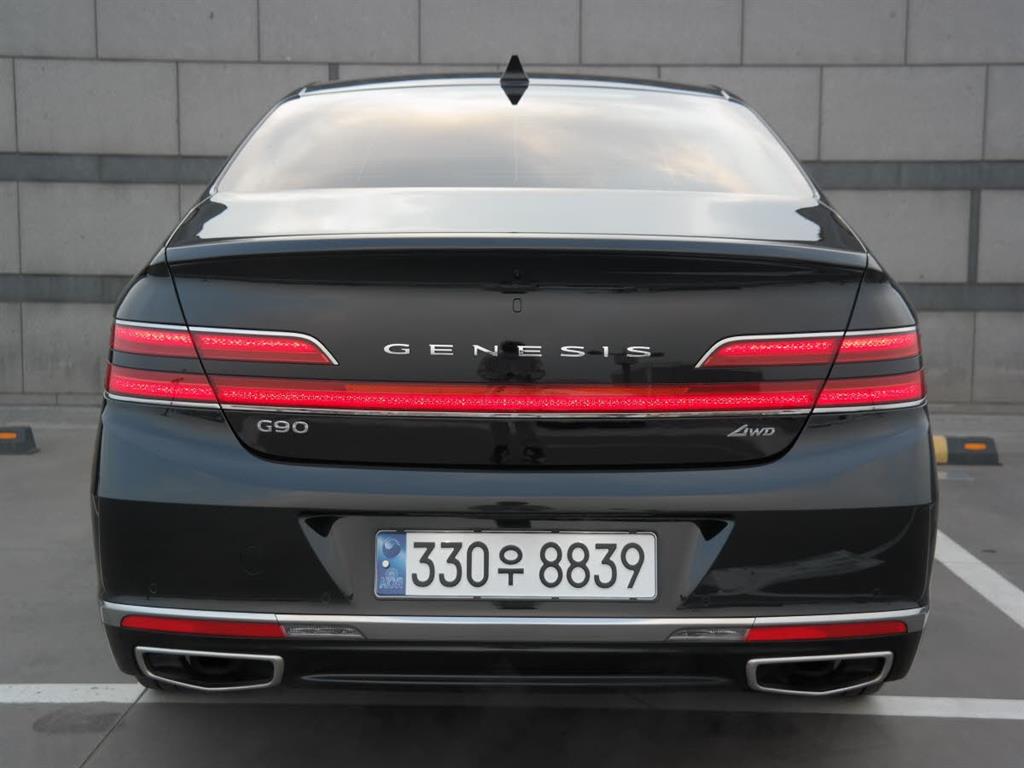 Genesis G90 - Vista 3