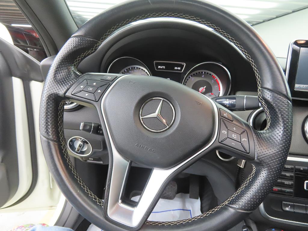 Mercedes Benz CLA Class - Vista 10