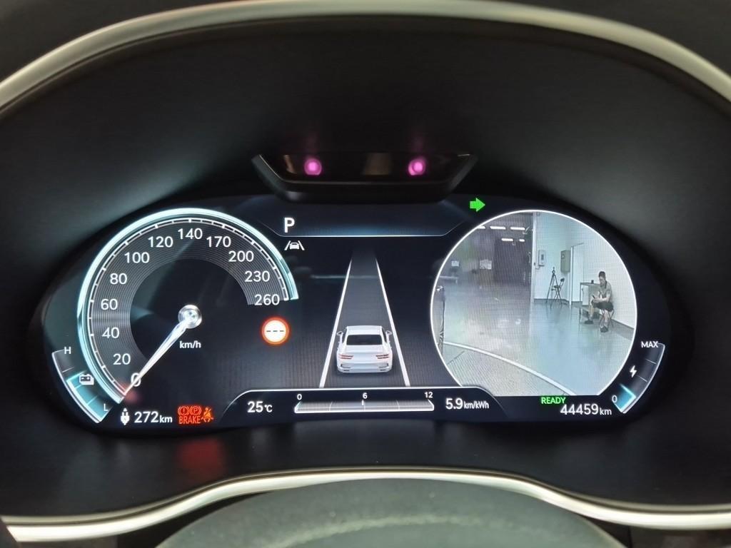 Genesis G80 - Vista 8