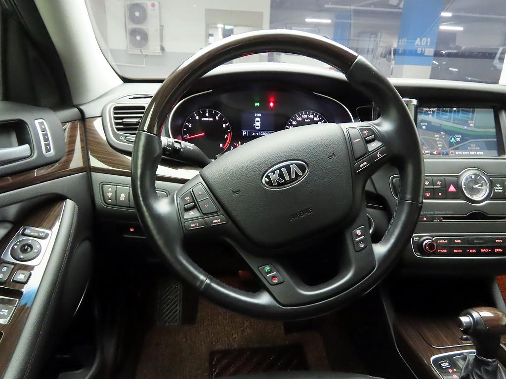 KIA K7 - Vista 9