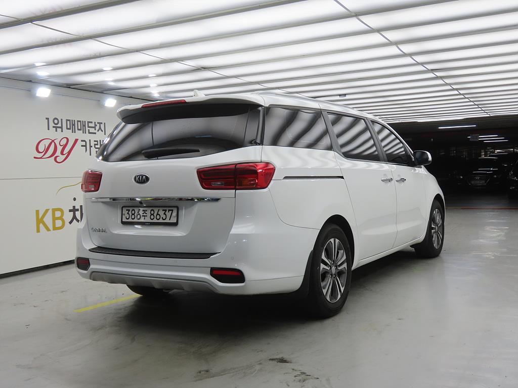 KIA Carnival - Vista 6