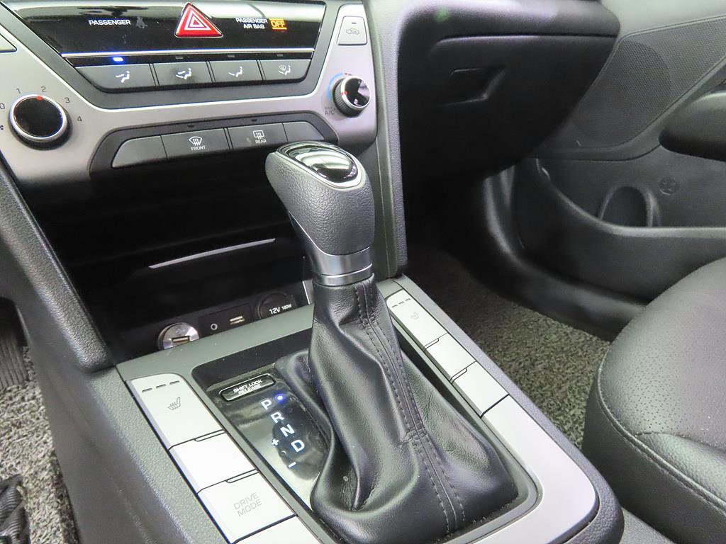 HYUNDAI Avante 2017 Gris - Importación desde Corea - HF Imports Iquique - Foto 13