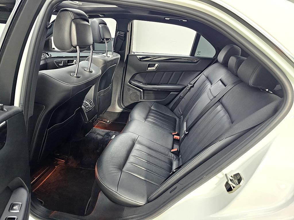Mercedes Benz E class - Vista 11