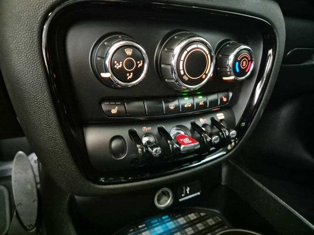 Mini Clubman 2019 Blanco - Importación desde Corea - HF Imports Iquique - Foto 18