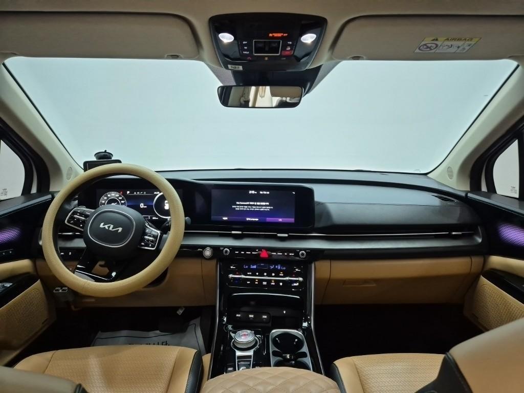 KIA Carnival - Vista 9