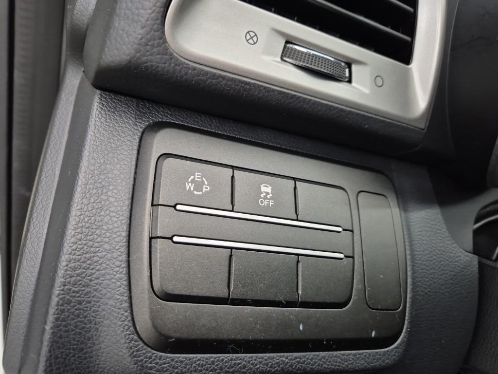 Ssangyong Tivoli 2015 Blanco - Importación desde Corea - HF Imports Iquique - Foto 19