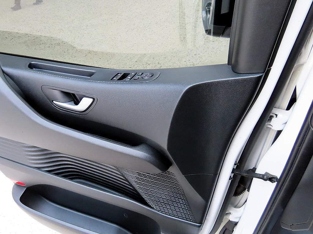 HYUNDAI Staria 2021 Blanco - Importación desde Corea - HF Imports Iquique - Foto 13