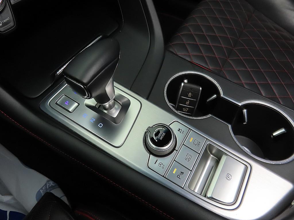 Genesis G70 - Vista 12