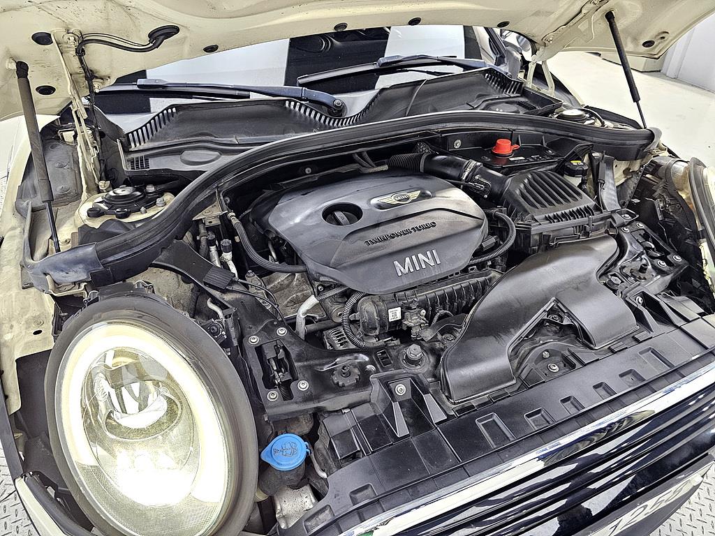 Mini Clubman - Vista 8
