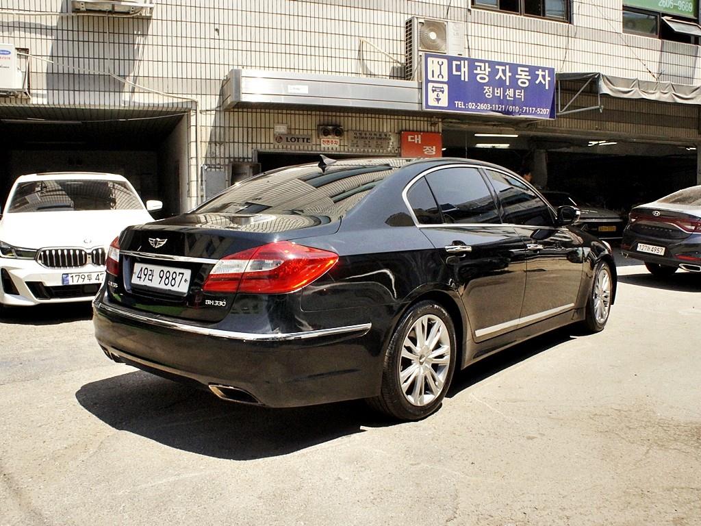 HYUNDAI Genesis - Vista 6